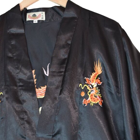 Vintage NWT Black Dragon Robe Size XL Embroidered Satin Kimono Style - Picture 2 of 7